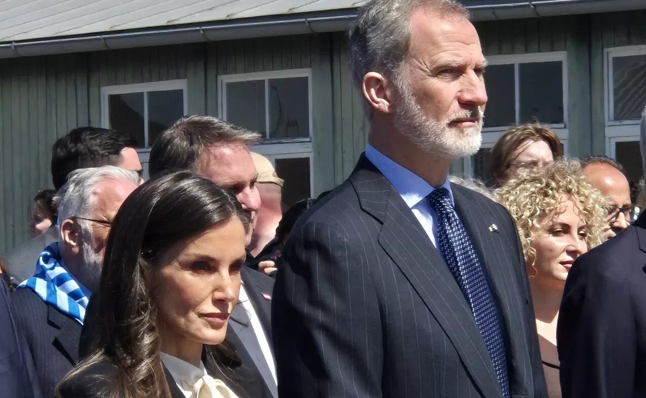Le roi Felipe VI et la reine Letizia d'Espagne lors d'une visite officielle, symbolisant le soutien à Sebta et Melilla.
