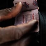 Des gélules de tramadol, d’un dosage conforme mais d’origine illicite, en possession d’un vendeur de café au bord d’une route à Lomé, le 9 avril 2019.