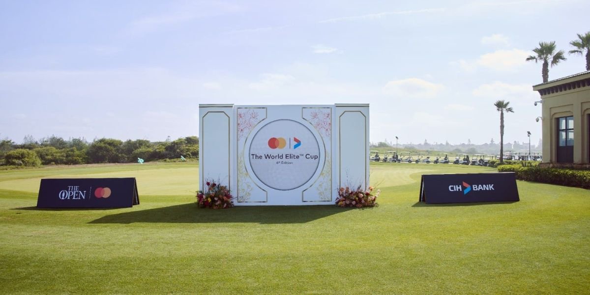 La golfeuse Georgia Hall et des représentants de CIH Bank et Mastercard lors de la World Elite Cup à El Jadida.